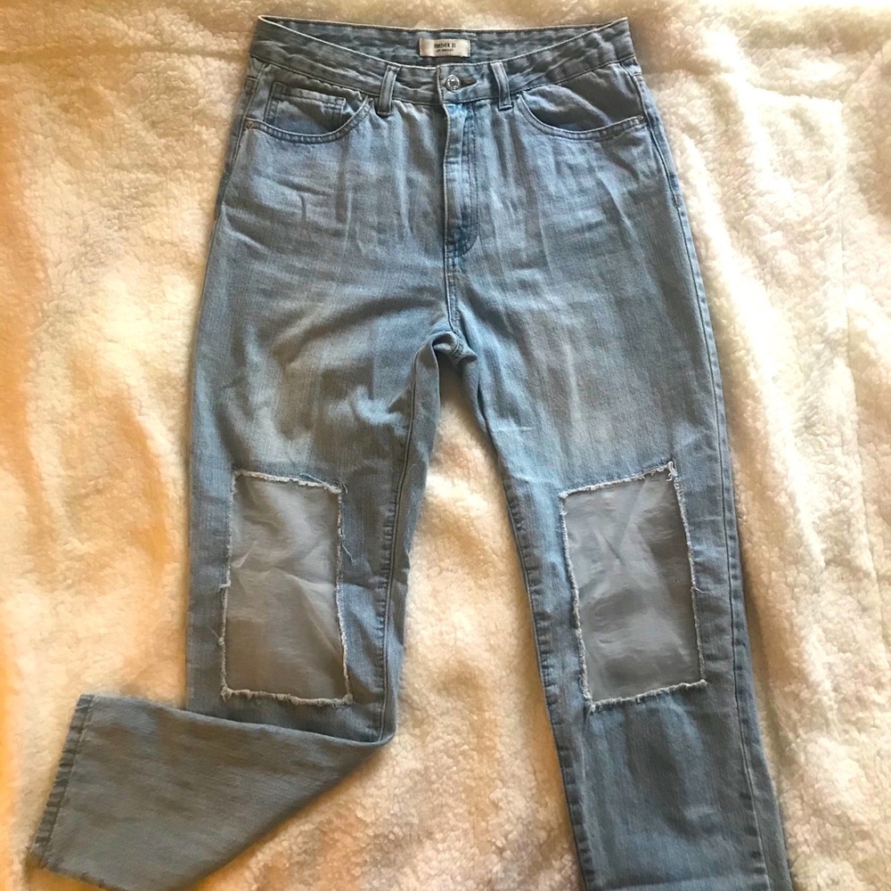Forever21 boyfriend jeans in light wash!